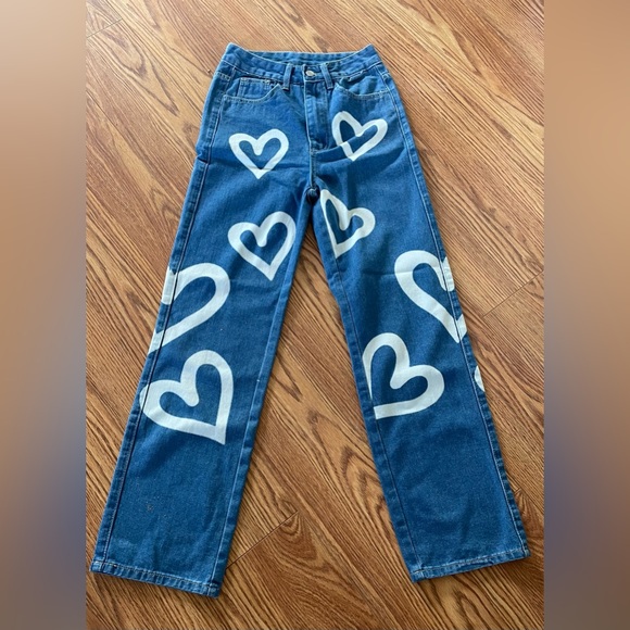 Woman’s size 0/2? XS heart jeans. - Picture 3 of 7